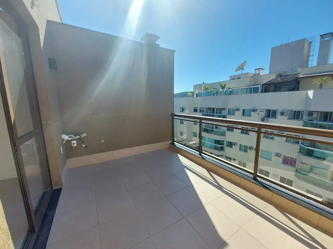 Duplex apartment with 1 bedroom and 2 bathrooms — photo 12