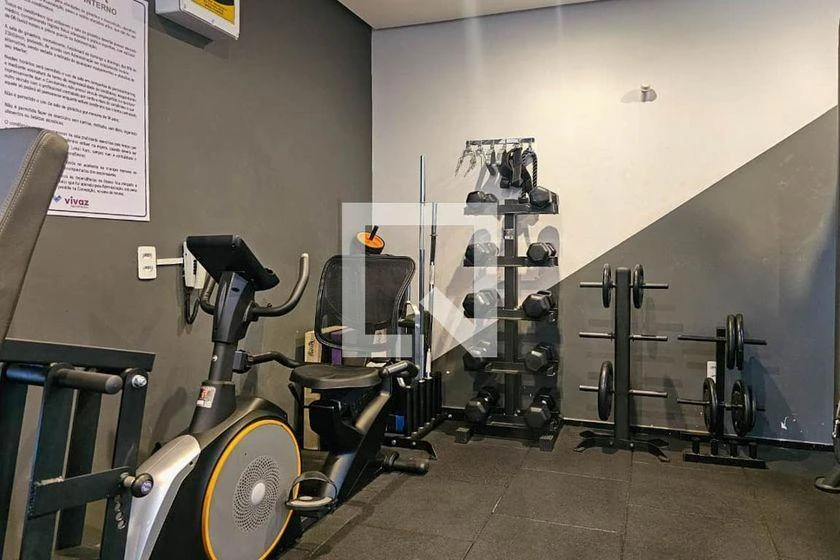 2-bedroom apartment in a building with a gym — photo 18