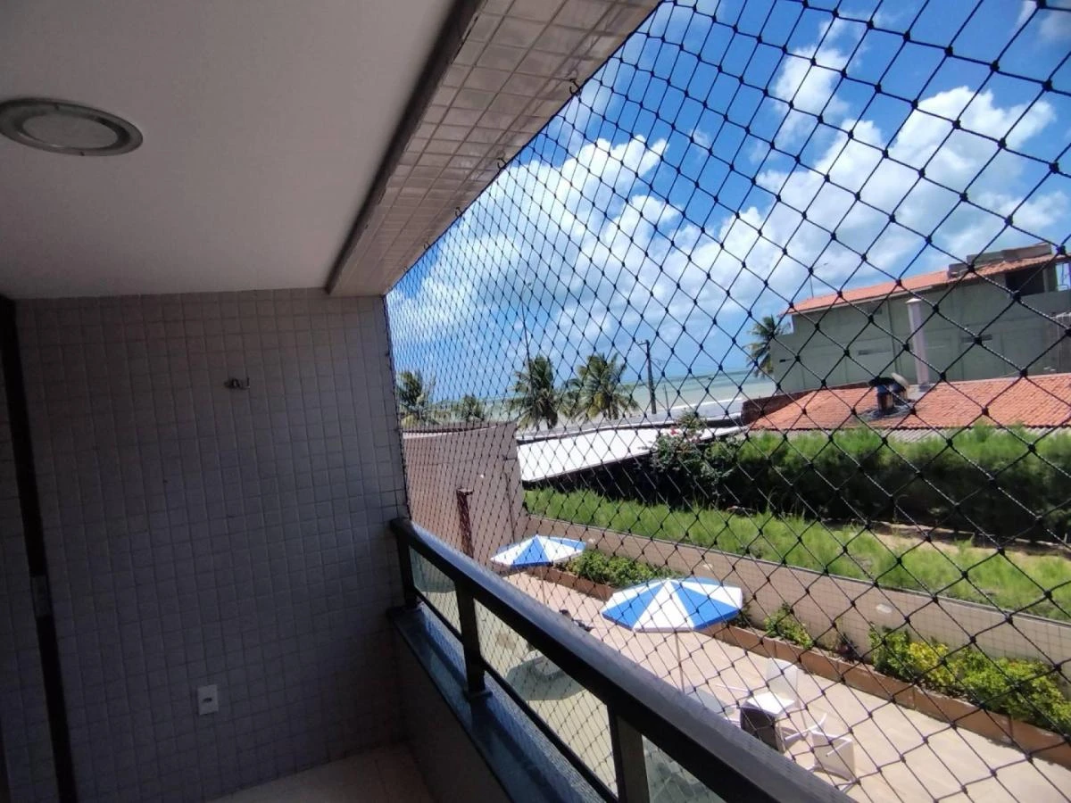 One-bedroom apartment with a water view — photo 4