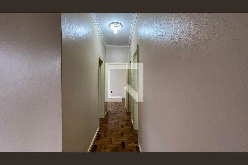 Wood or laminate floors in a 3-bedroom apartment, 70 m²