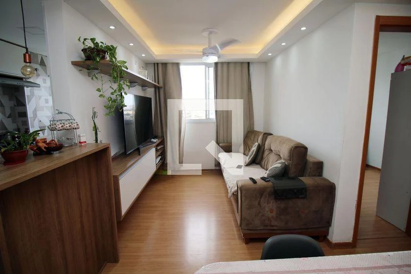 2-bedroom apartment in a building with a gym — photo 8
