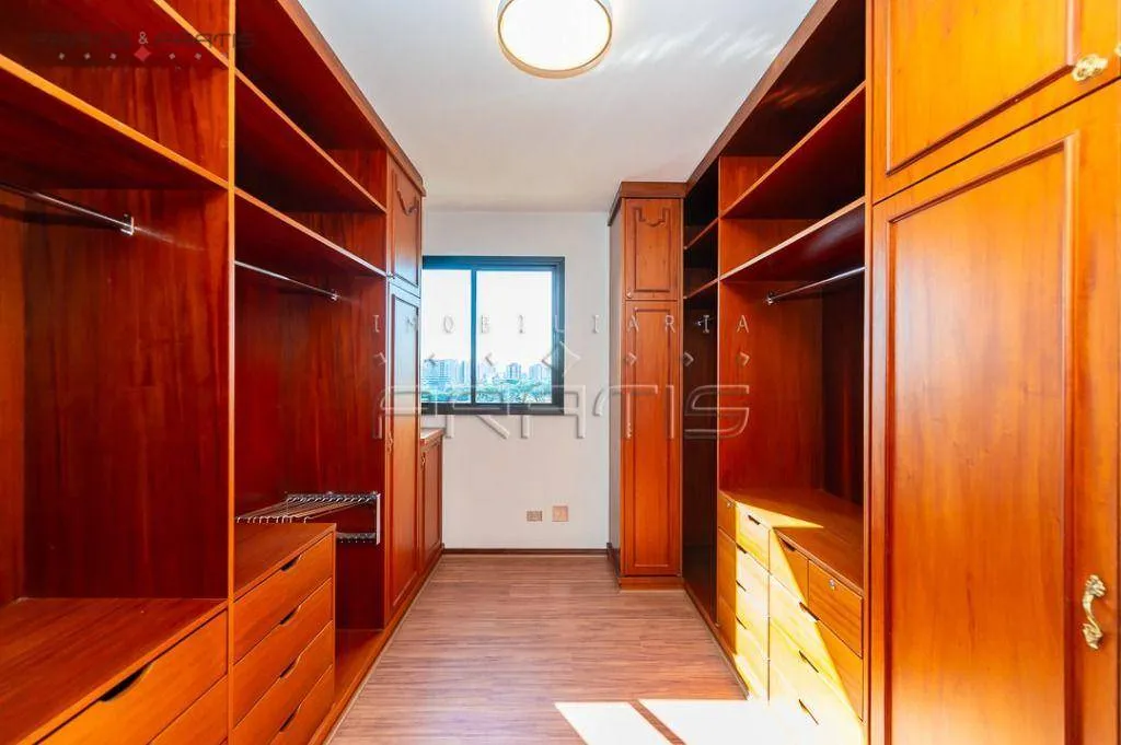 350 m² 3-bedroom apartment with a private BBQ balcony — photo 39