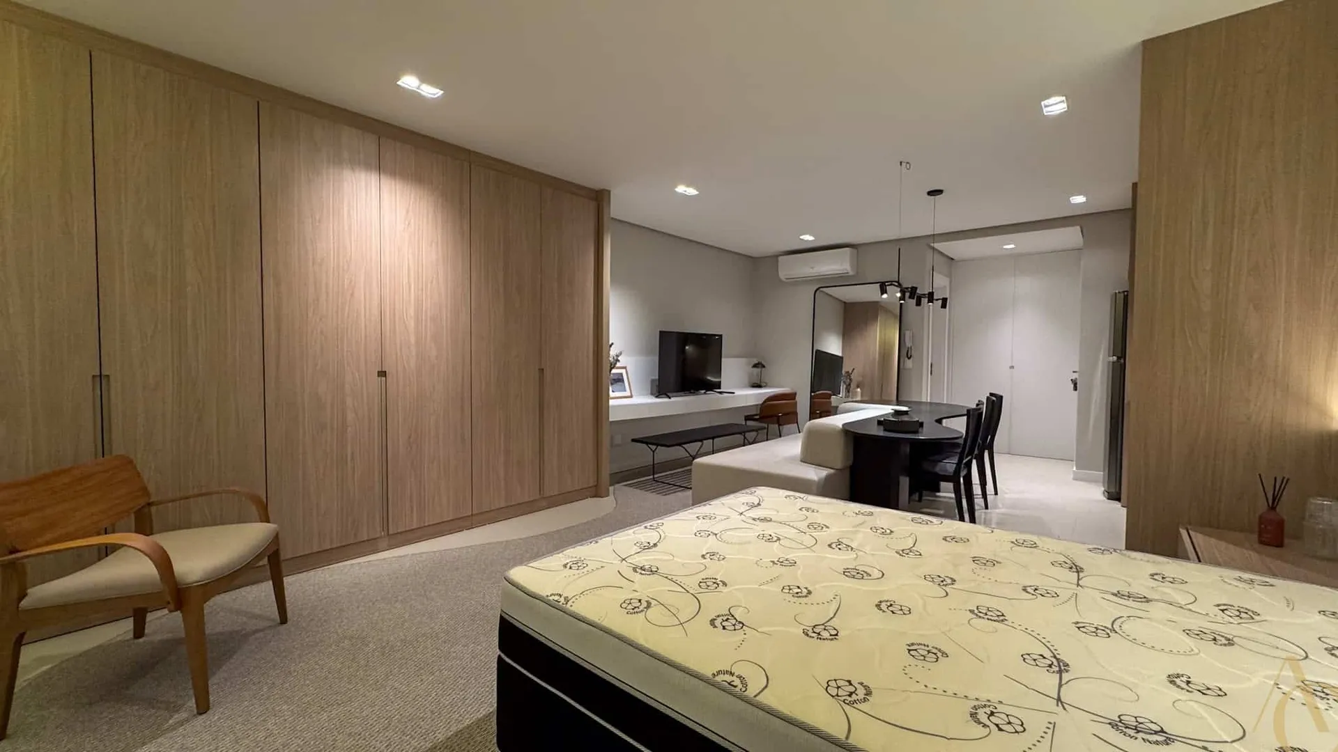 Furnished studio with integrated kitchen and 1 bathroom — photo 41