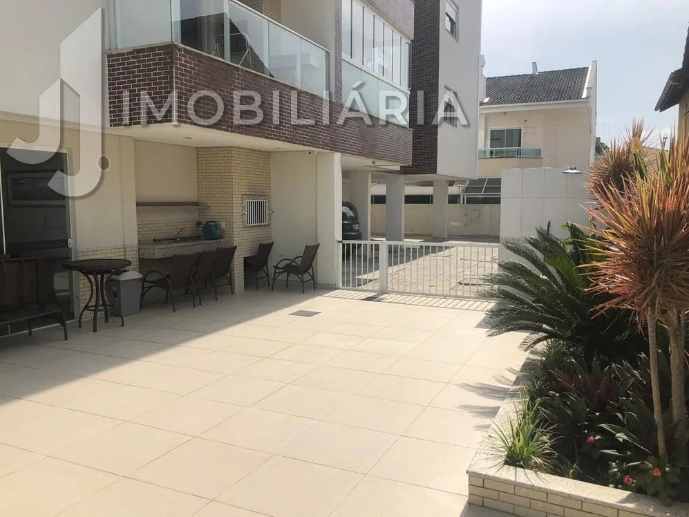 Unfurnished 88 m² apartment in great condition — photo 2