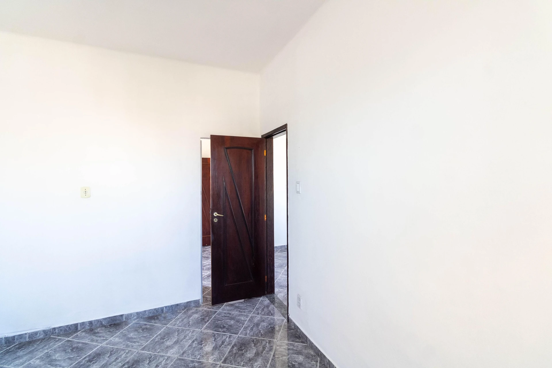 Unfurnished house with 3 bedrooms and a private garden — photo 36