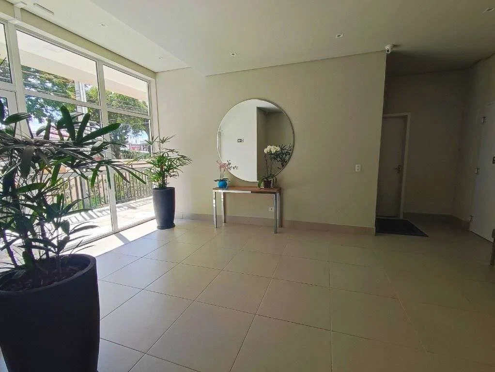 2-bedroom apartment with wood or laminate floors in Curitiba — photo 14