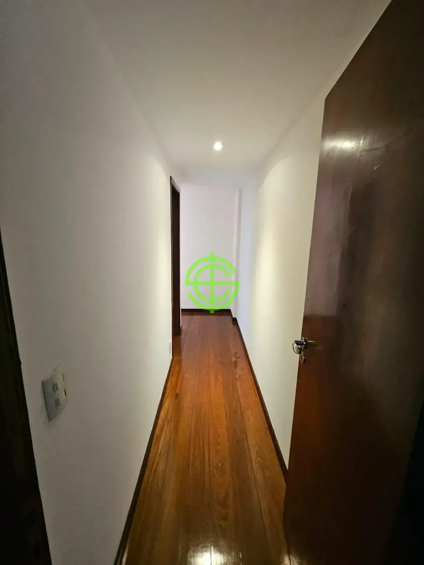 Apartamento com 3 quartos, 4 banheiros e cozinha fechada — photo 21