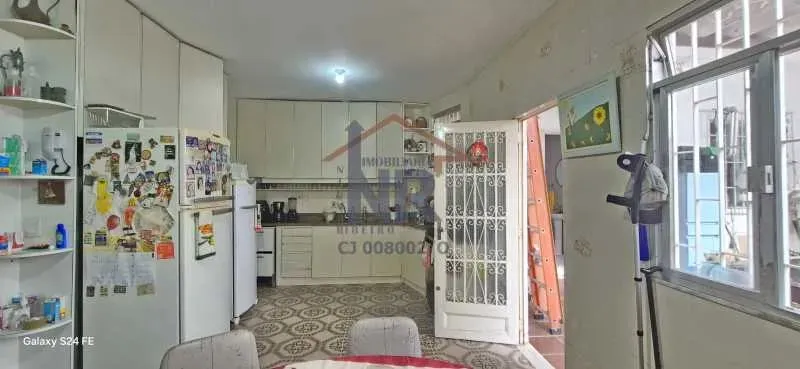 Furnished 4-bedroom house with a gas stove — photo 11