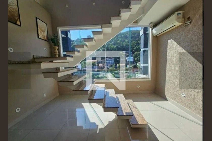 Будинок 750 м² з панорамними вікнами та заскленим балконом — photo 8