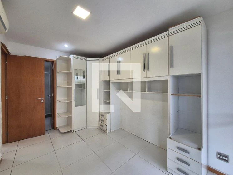 Застеклённый балкон и 3 спальни: квартира 137 м² — photo 13