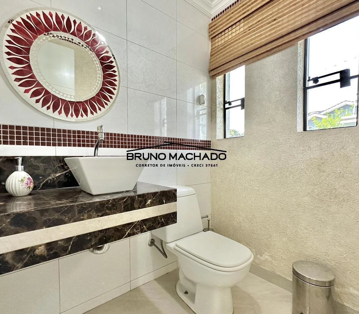 3-bedroom house with a walk-in closet in Curitiba — photo 8