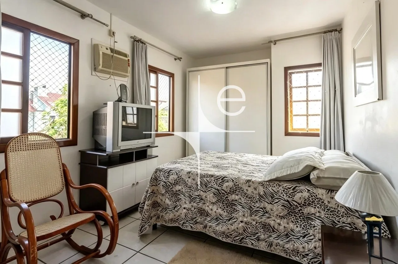 Furnished house with 5 en-suite bedrooms and shared pool — photo 20