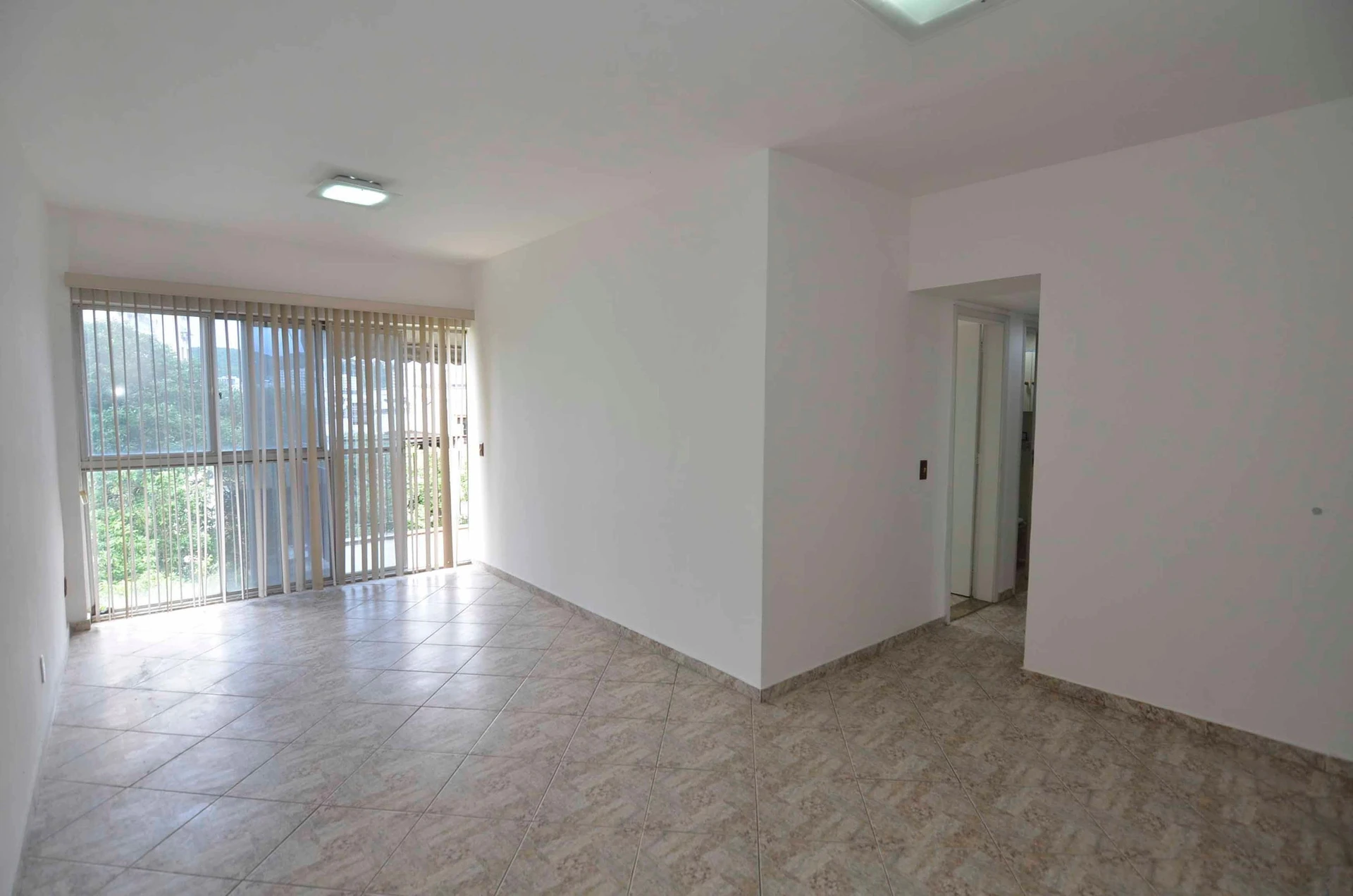3-bedroom apartment with a mountain view in Rio de Janeiro — photo 12