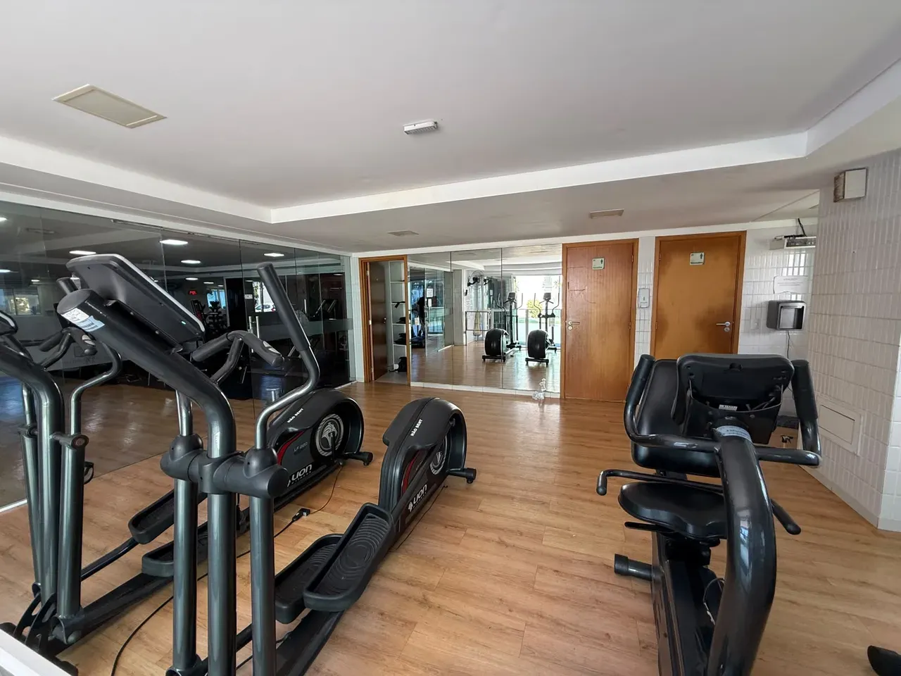 3-bedroom apartment with a washing machine in João Pessoa — photo 22