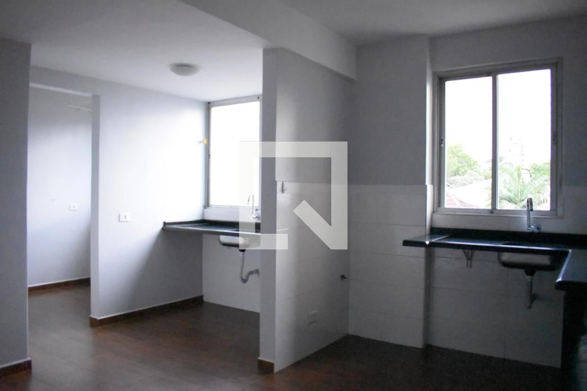 Apartamento, 133 m², com piso de madeira ou laminado
