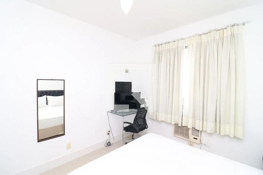 One-bedroom apartment with a home office in Rio de Janeiro — photo 13