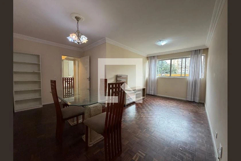 2-bedroom apartment with wood floors in the living room — photo 2