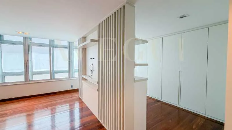 Apartment, 465 m², with floor-to-ceiling windows — photo 2