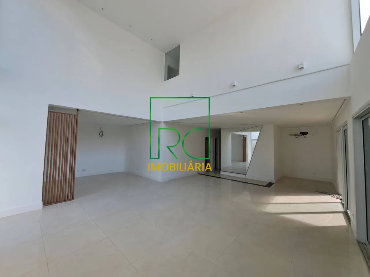 Casa em condomínio com 5 quartos e 5 banheiros