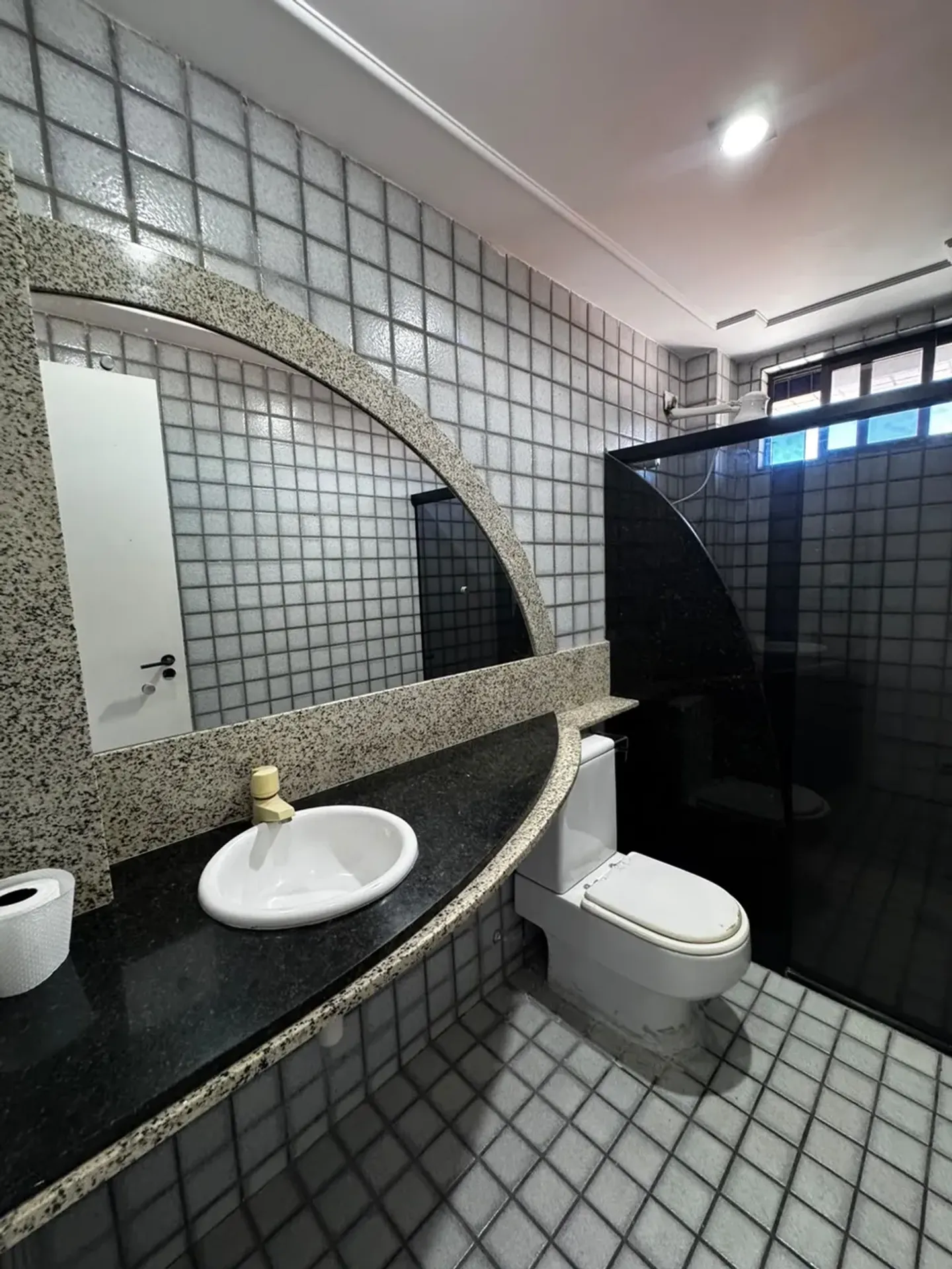 3-bedroom apartment with an enclosed balcony — photo 26