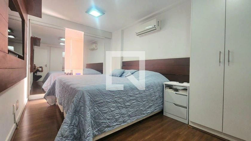 Home office in a 4-bedroom apartment, 220 m² — photo 18
