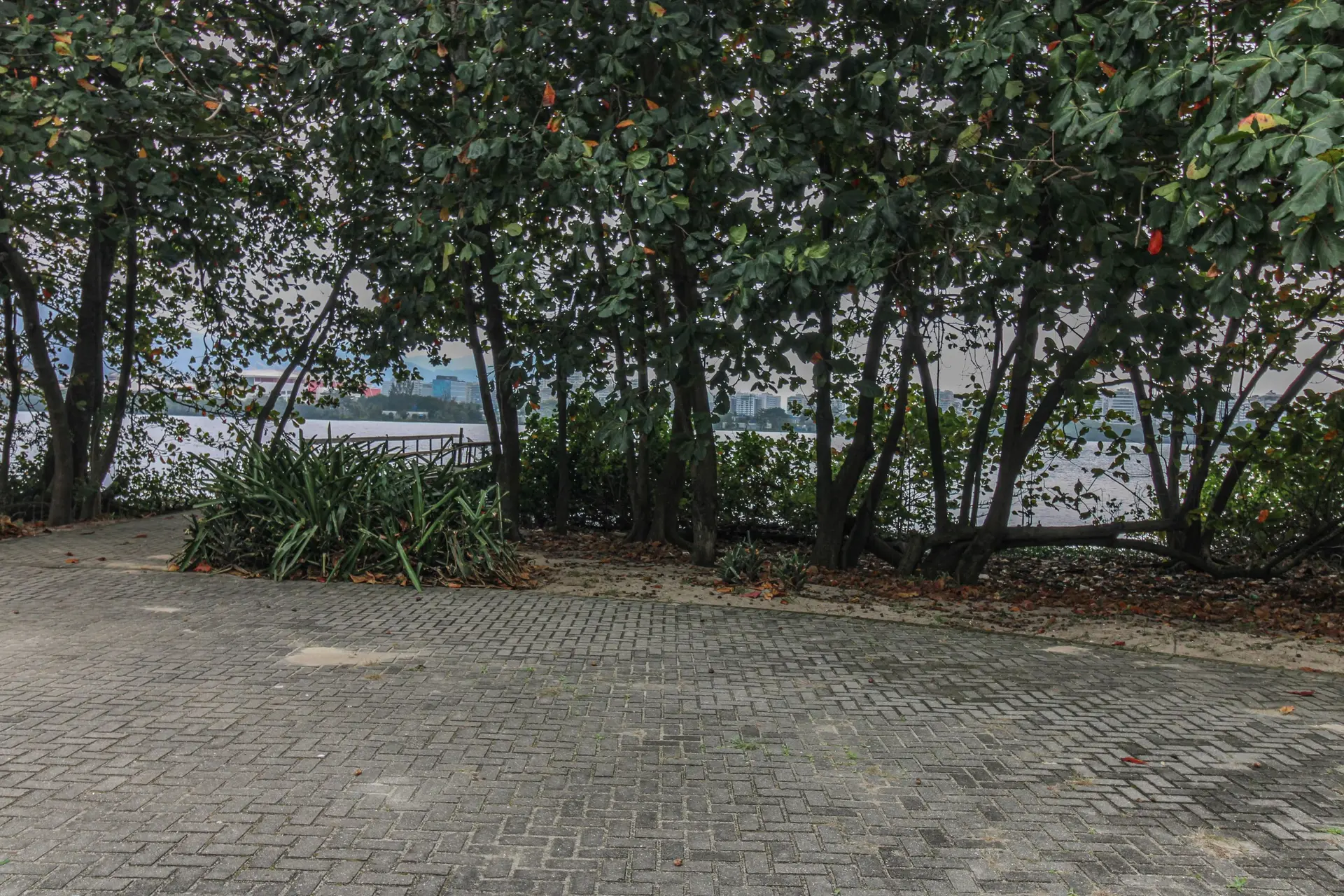 Furnished apartment, 158 m², with a water view — photo 18