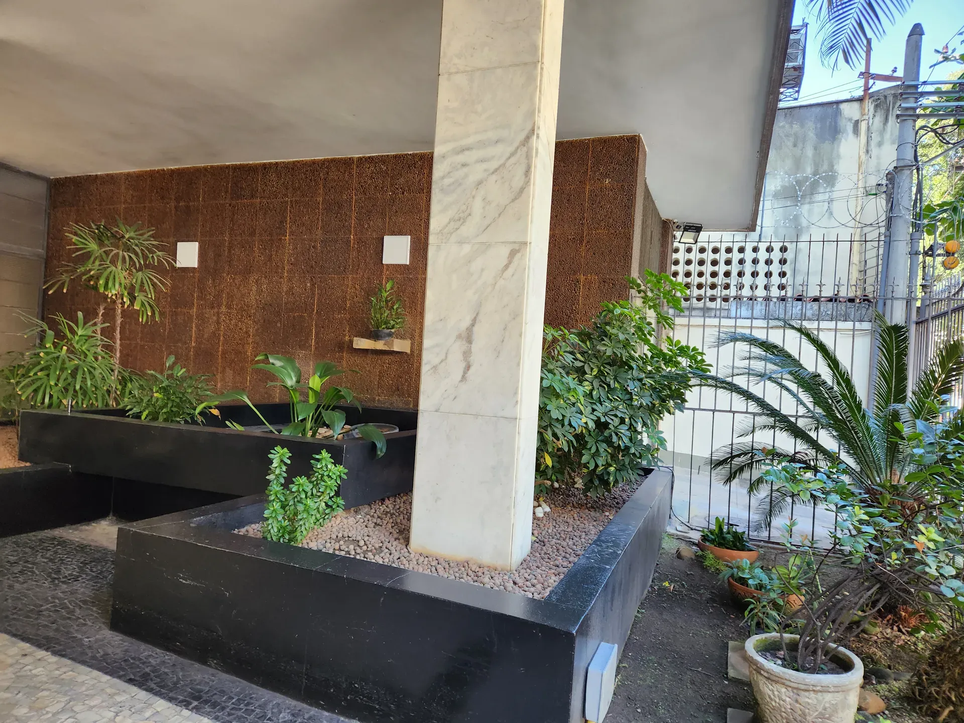 Furnished 55 m² apartment with a private garden — photo 16