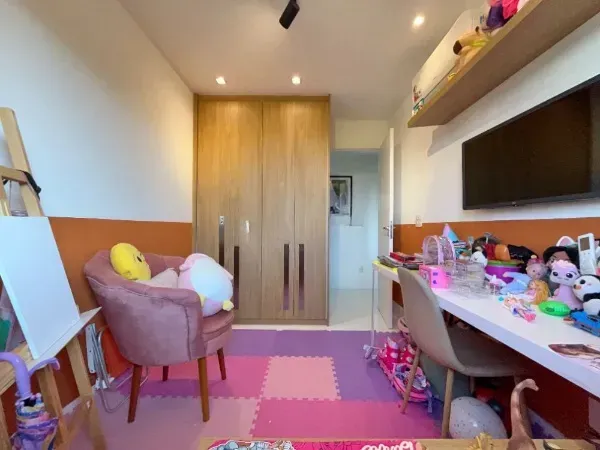 Furnished 4-bedroom apartment with open-plan kitchen — photo 6