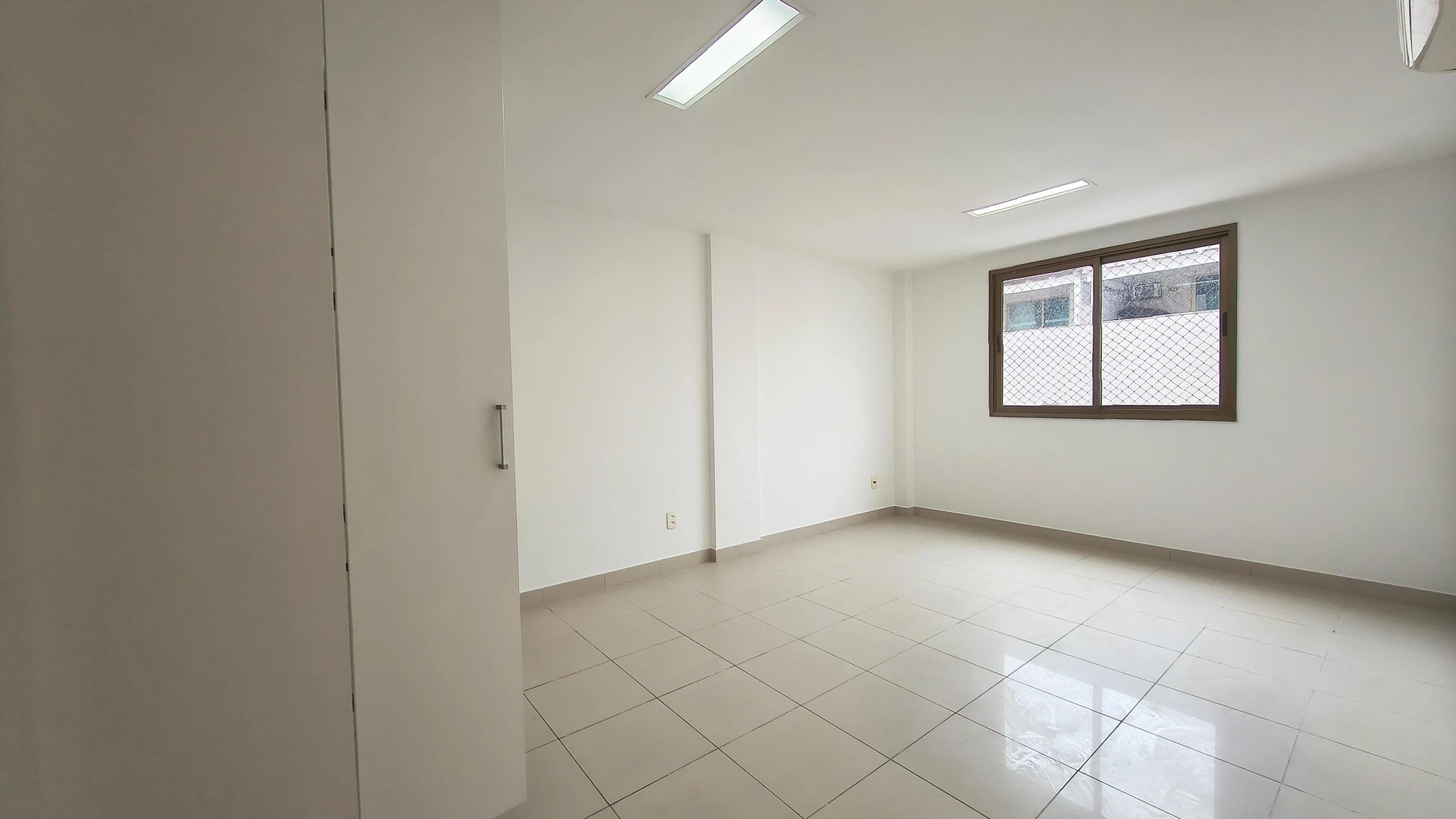 5-bedroom apartment with a washing machine in Rio de Janeiro — photo 52