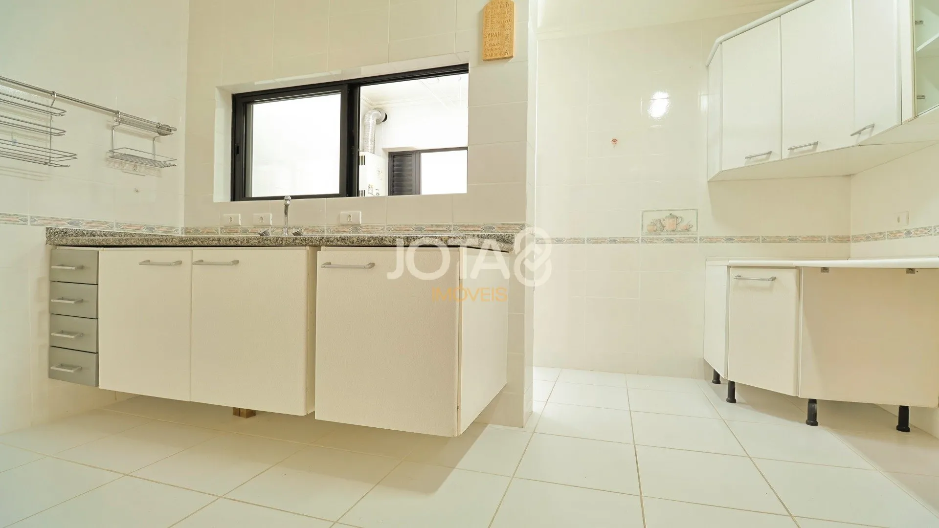 112 m² apartment with 3 bedrooms and a balcony — photo 13