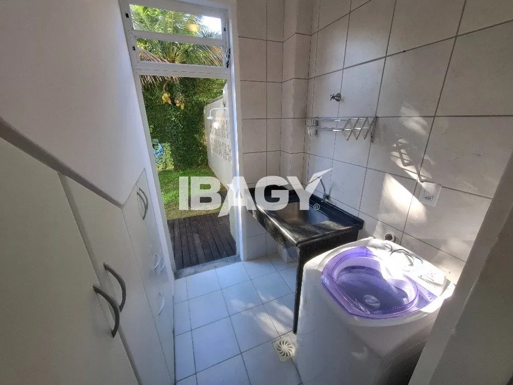 House with 3 bedrooms and 246 m², open-plan kitchen — photo 7