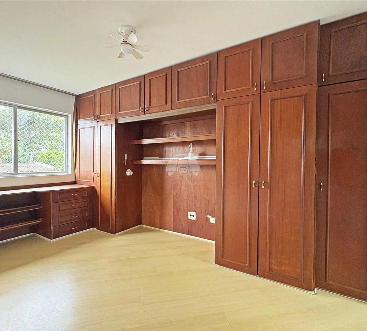 3-bedroom apartment with a home office in Curitiba — photo 4