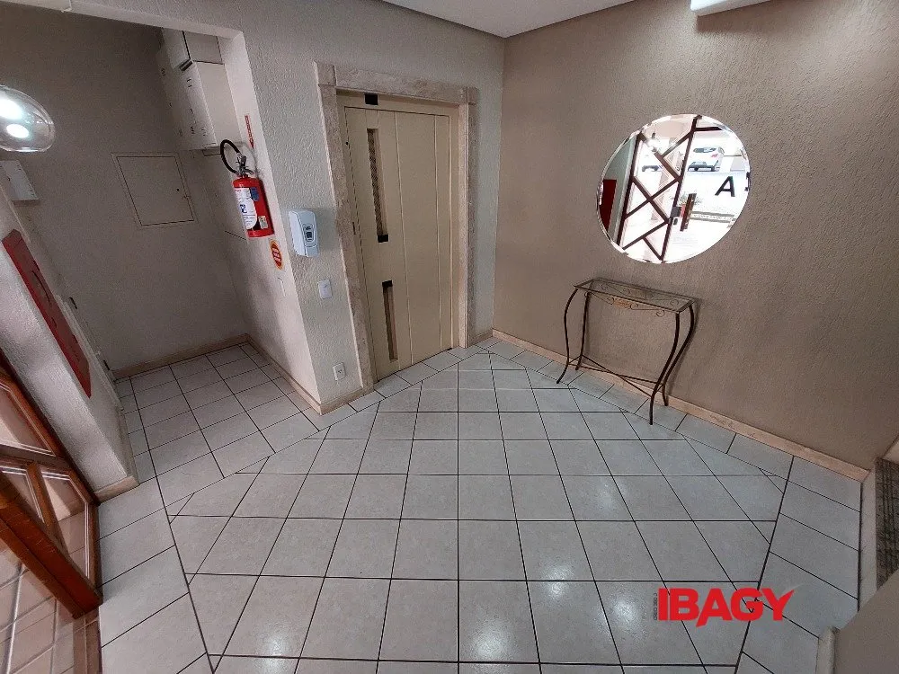 Apartamento amueblado con 3 dormitorios, 117 m² y 2 baños — photo 27