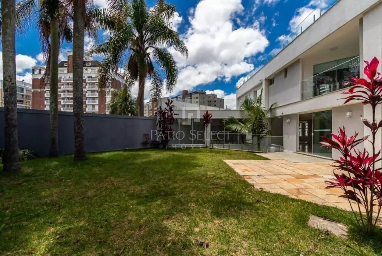 House with 3 en-suite bedrooms and 6 bathrooms