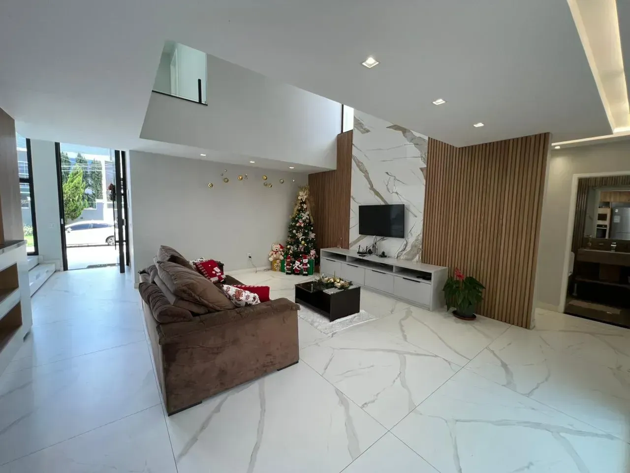 Furnished house with 4 bedrooms and 4 bathrooms — photo 9