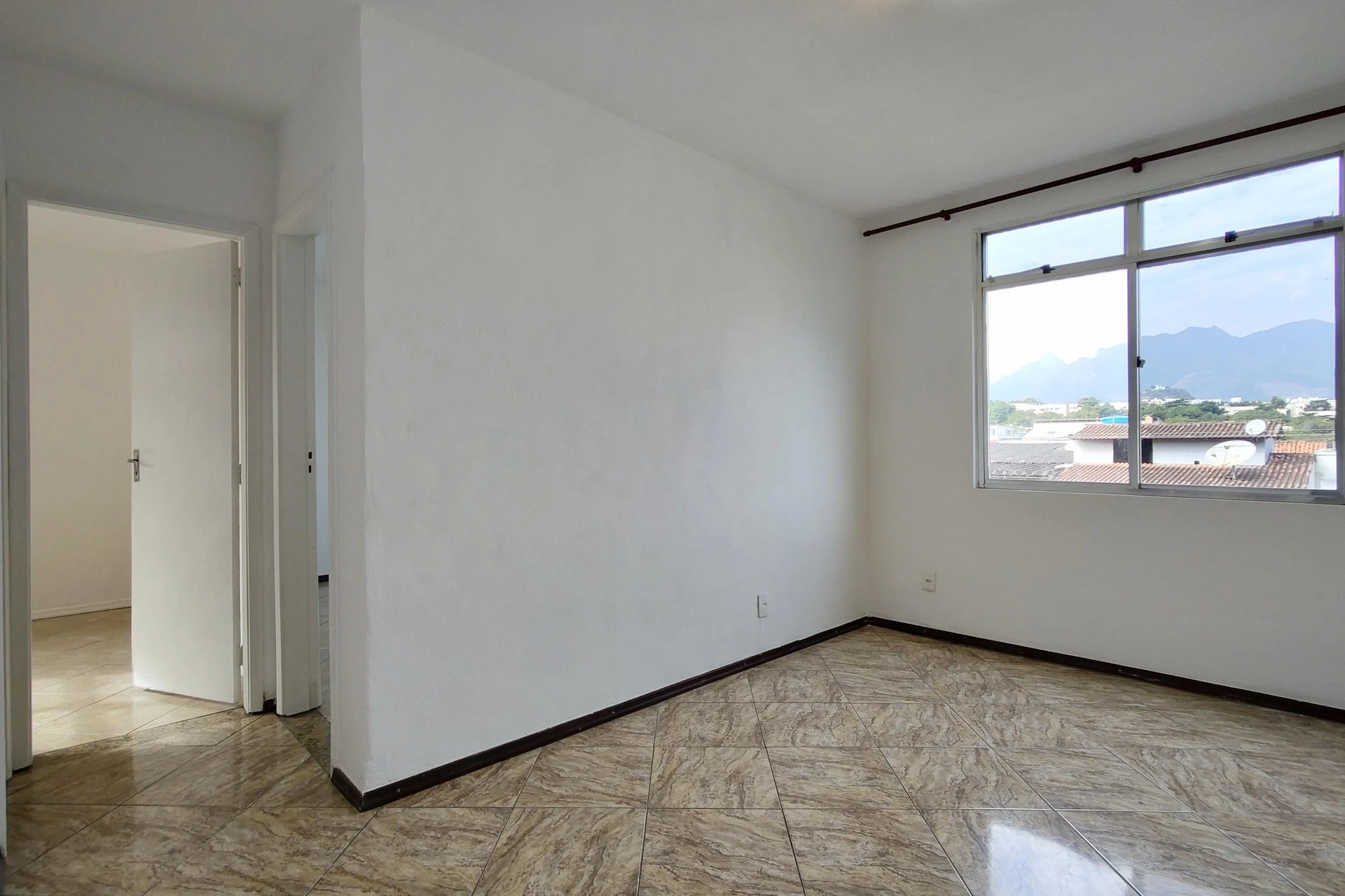 Unfurnished apartment with 2 bedrooms and 1 parking space — photo 5