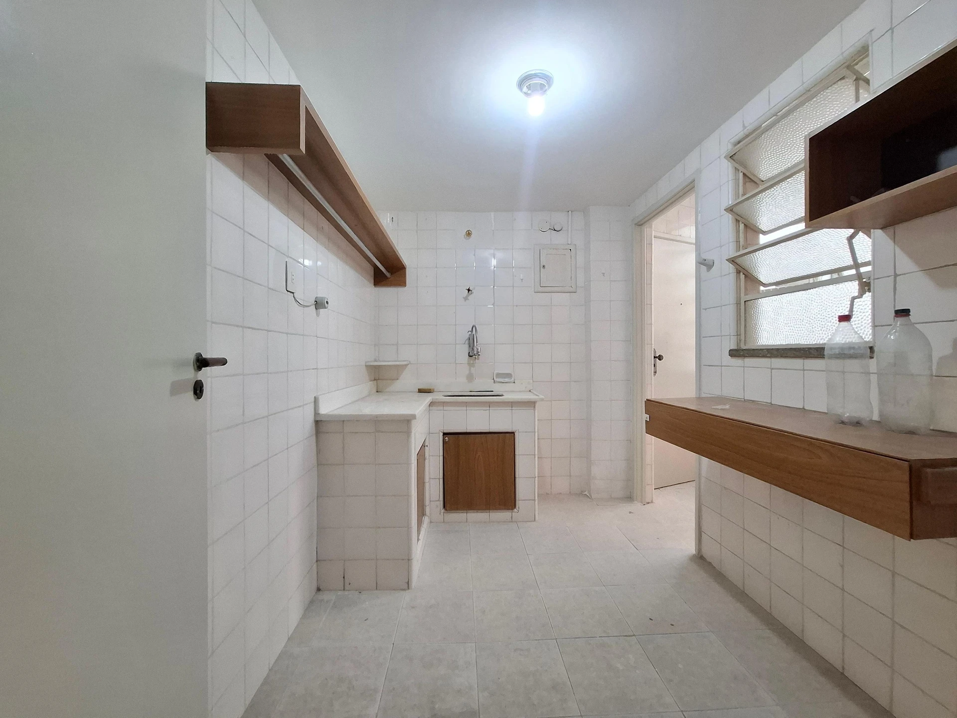 One-bedroom apartment with a mountain view in Rio de Janeiro — photo 5