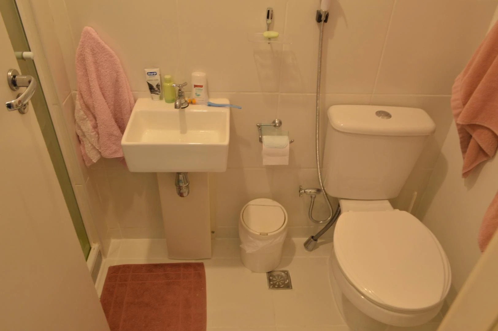 2-bedroom apartment with a home office — photo 30