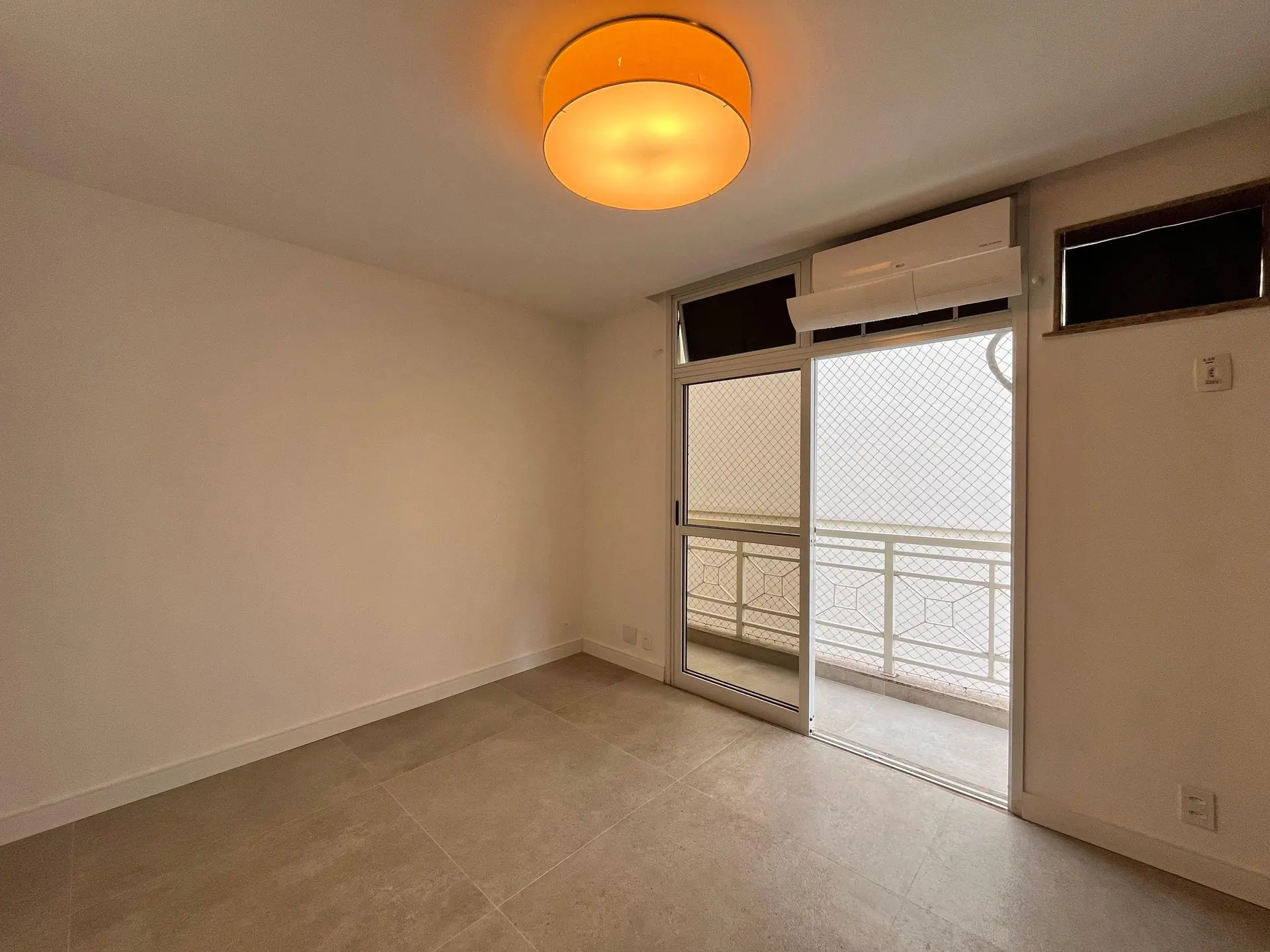 3-bedroom apartment with a washing machine in Rio de Janeiro — photo 9