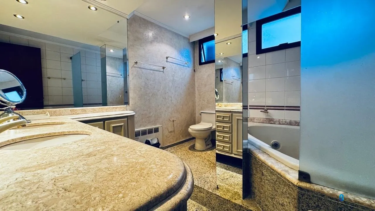 Bathtub in a one-bedroom apartment, 89 m² — photo 14