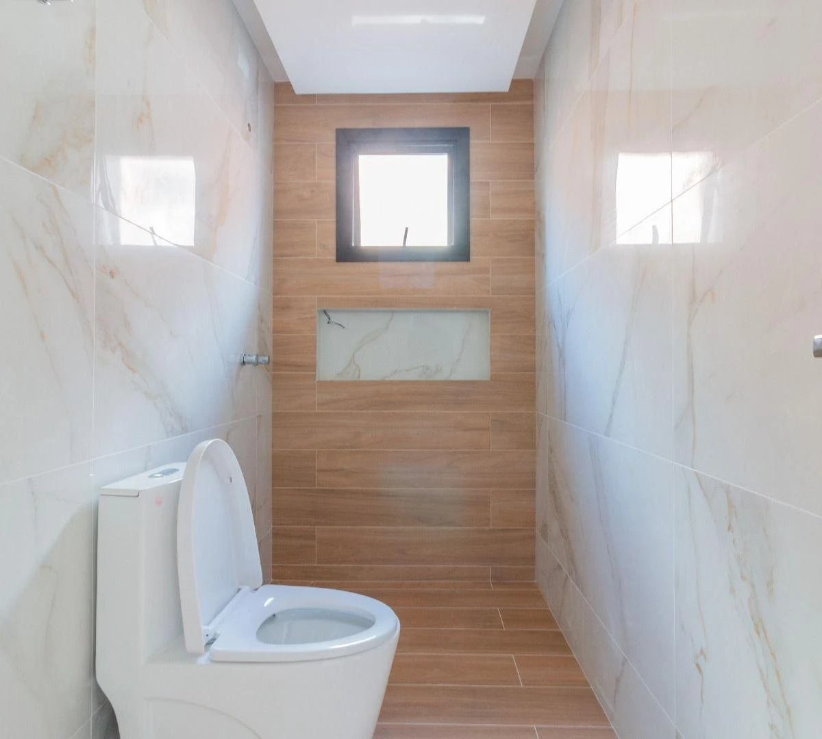 Modern house with 4 en-suite bedrooms and 6 parking spots — photo 33