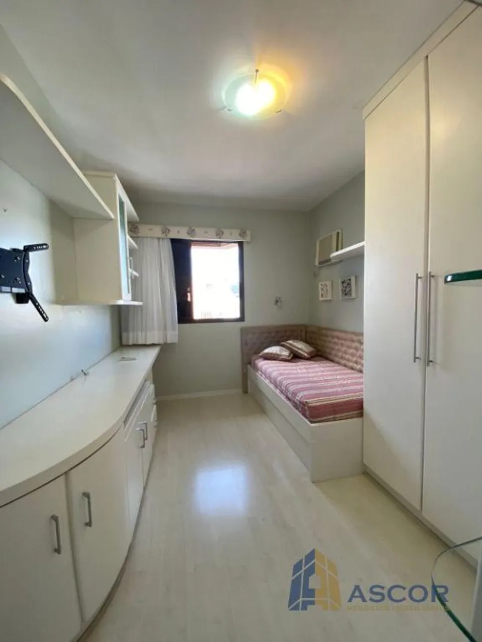 3-bedroom apartment with a home office — photo 8