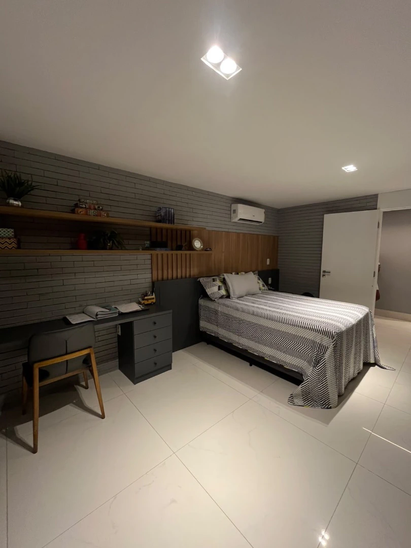 5-bedroom house with a walk-in closet in João Pessoa — photo 20