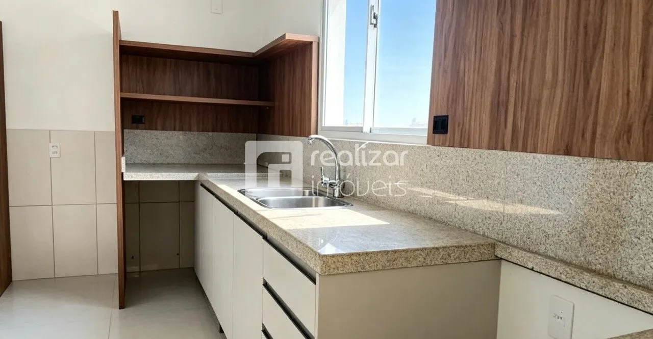 Apartment on the 11th floor with a water view — photo 15