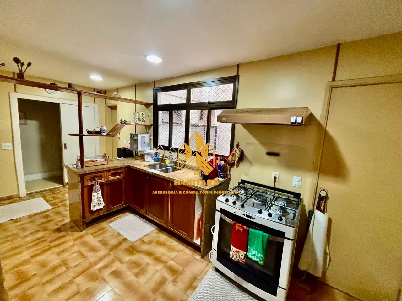 Furnished 3-bedroom apartment with 275 m² on the 4th floor — photo 19