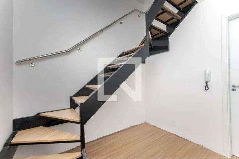 2-bedroom apartment with wood or laminate floors — photo 20