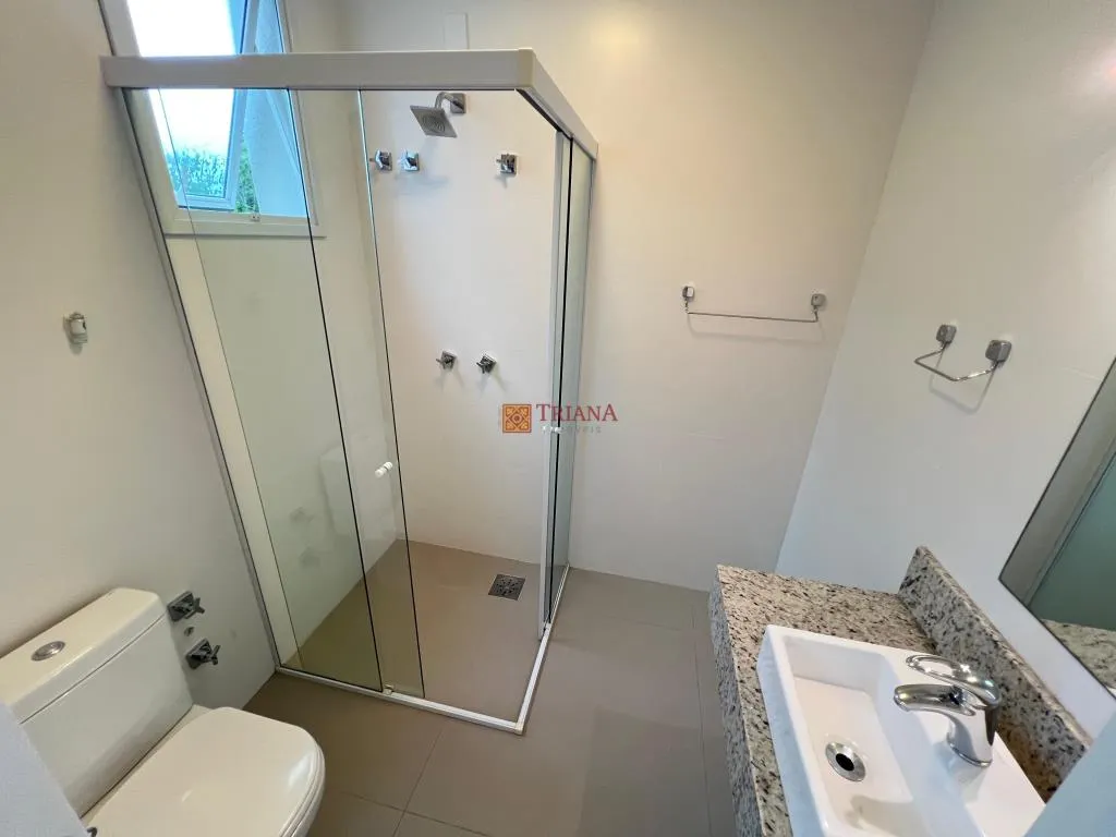 4-bedroom apartment with a water view in Florianópolis — photo 21