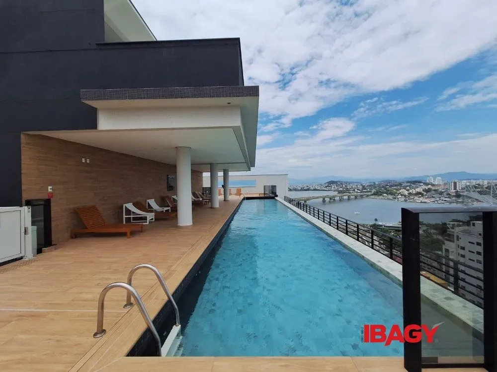 Furnished studio in a building with a pool — photo 13