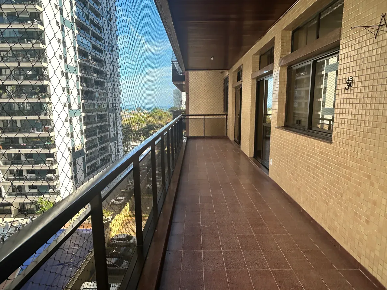 3-bedroom apartment with a glassed-in balcony and 130 m² — photo 24