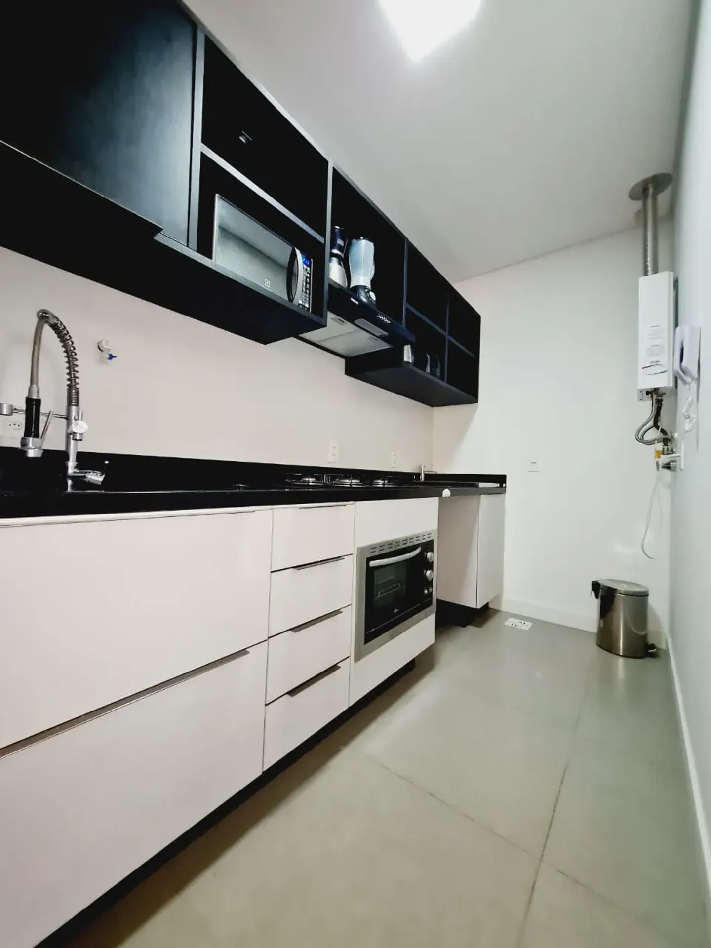 Studio with balcony grill and included parking spot — photo 24